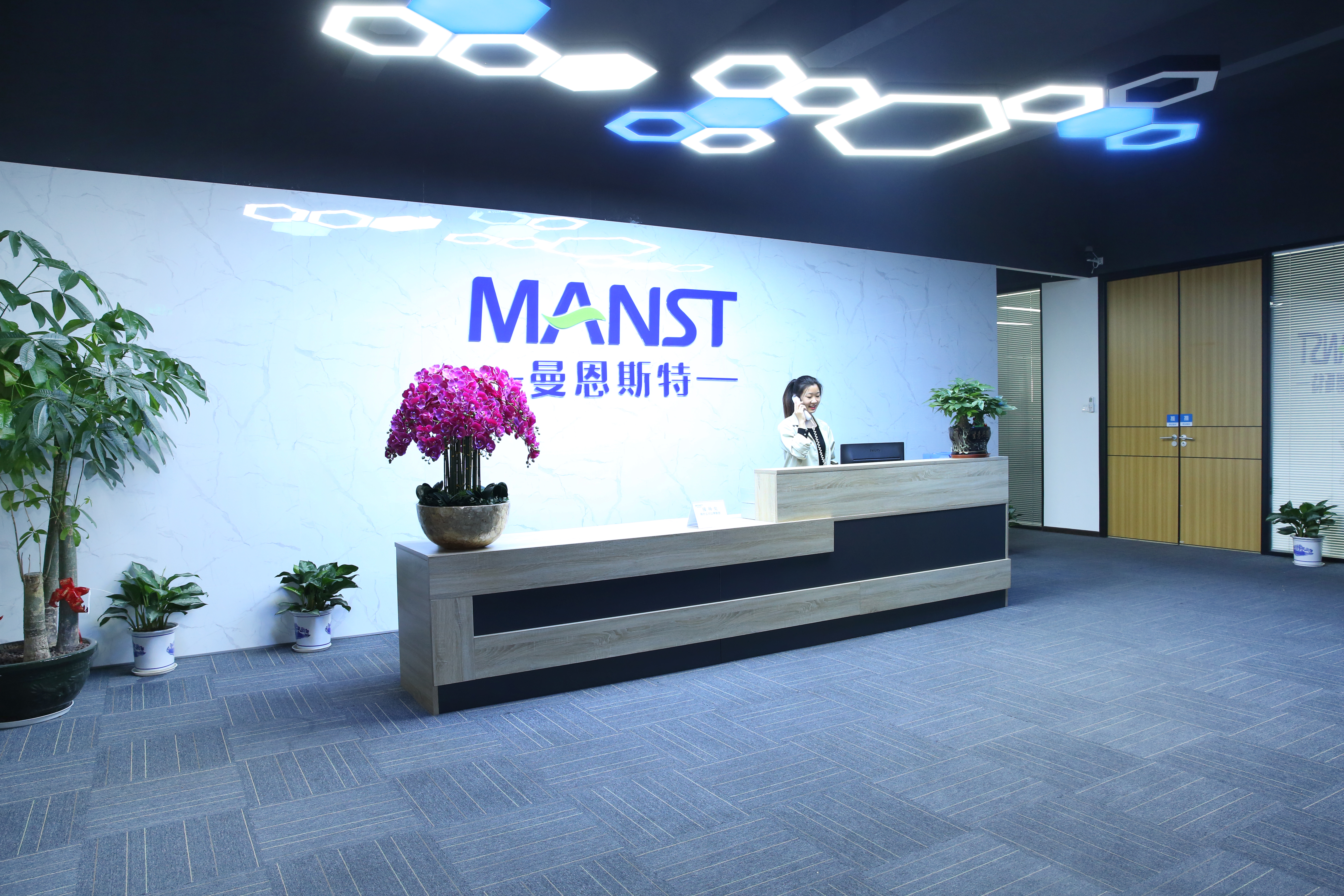 1665215100446863.jpg E92A9984.jpg